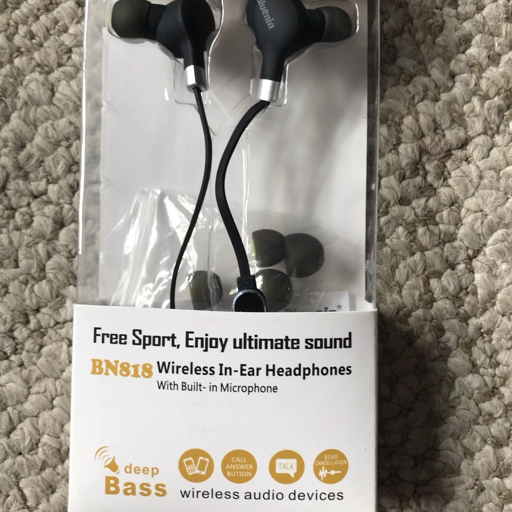 earbuds - Picture 5 of 5